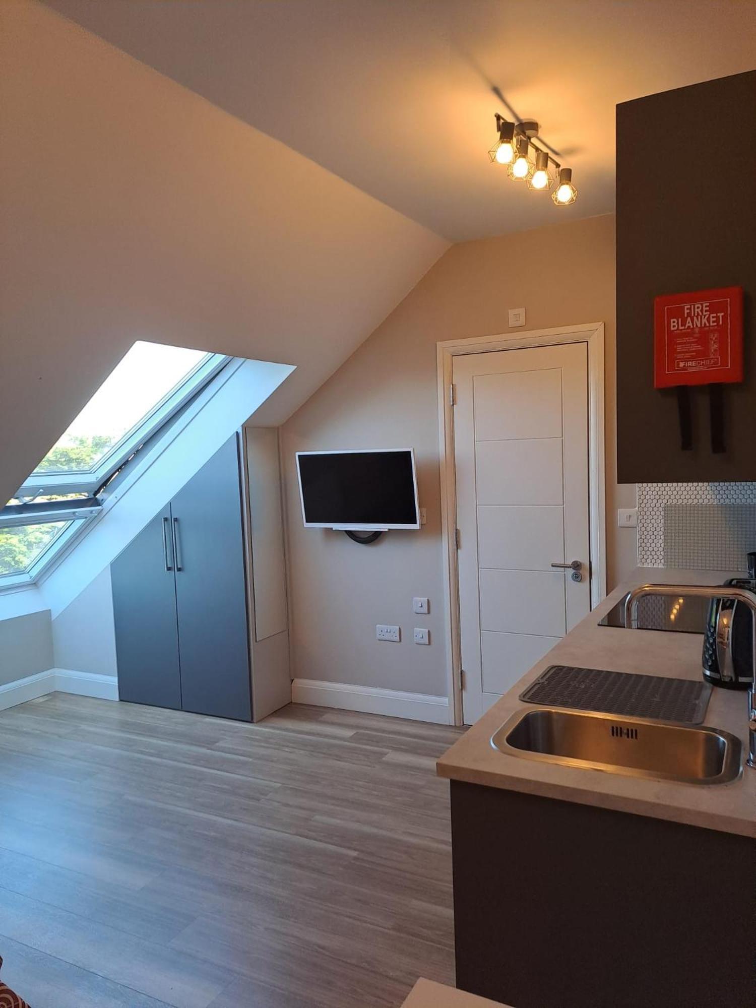 Sands House - Luxury Modern Studios With Secure Parking In Epsom, Surrey Zimmer foto